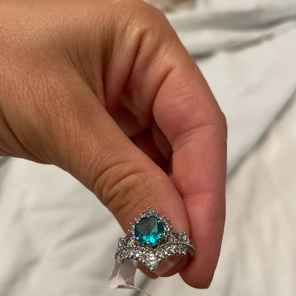 Ring - Picture 4 of 6